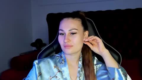 Snapshot of norafoxes chatting on November 25, 5:40 am NoraFoxes online show from November 25, 5:40 am