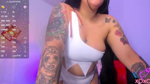 noraloux1 online show from October 24, 11:34 pm