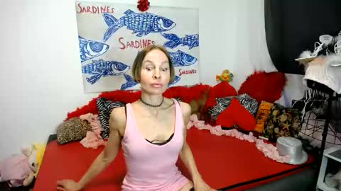 Snapshot of noraohgreys chatting on May 12, 4:26 pm Nora online show from May 12, 4:26 pm