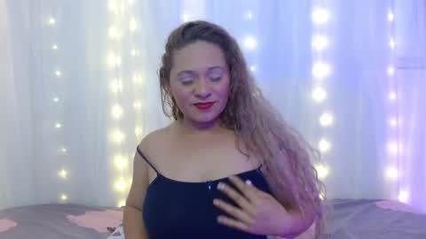 Snapshot of norapaker chatting on September 23, 8:23 pm norapaker online show from September 23, 8:23 pm