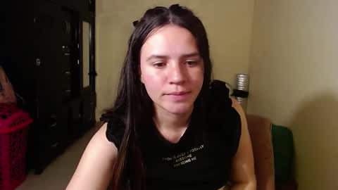 Snapshot of noreen_ chatting on February 6, 8:34 pm noreen_ online show from February 6, 8:34 pm