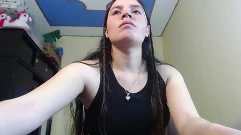 Snapshot of noreen_ chatting on February 7, 7:59 pm noreen_ online show from February 7, 7:59 pm