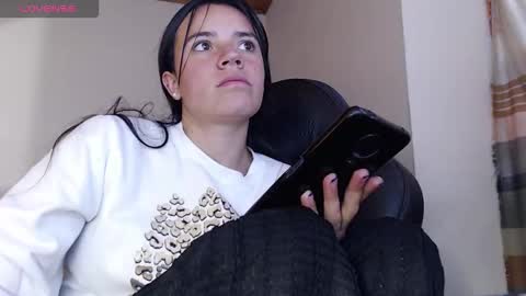 Snapshot of noreen_ chatting on November 27, 7:05 pm noreen_ online show from November 27, 7:05 pm