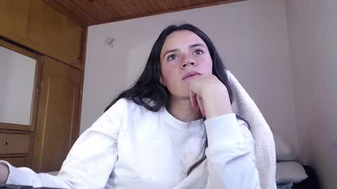 noreen_ online show from March 17, 7:39 pm