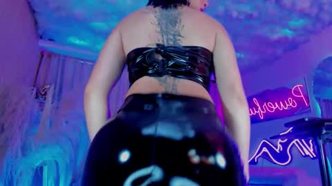 norland23 online show from December 14, 5:18 pm