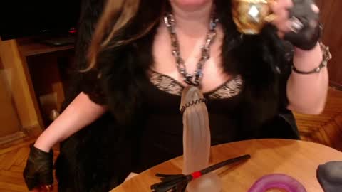 Snapshot of norma_gin chatting on December 20, 11:58 pm miss Tress online show from December 20, 11:58 pm