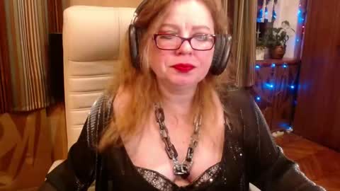 Snapshot of norma_gin chatting on November 15, 11:54 pm miss Tress online show from November 15, 11:54 pm