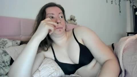 Emily snow online show from June 26, 2:05 am