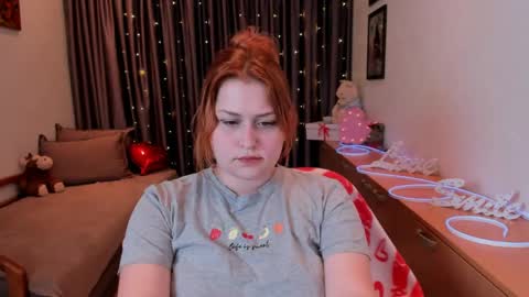 Snapshot of nortystaar chatting on May 15, 7:43 pm NORA online show from May 15, 7:43 pm