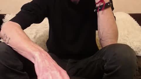 Snapshot of nosaintswhitoutsinners chatting on January 1, 4:18 pm nosaintswhitoutsinners online show from January 1, 4:18 pm