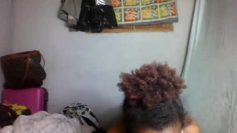 nosminah01 online show from September 20, 1:17 am