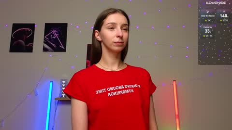 Hello My name is Helene NTMU  Finger up if u like what u see online show from December 21, 2:15 pm