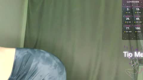 Hello My name is Helene NTMU  Finger up if u like what u see online show from February 19, 5:16 pm