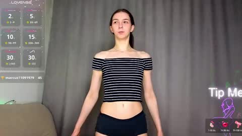Hello My name is Helene NTMU  Finger up if u like what u see online show from April 28, 2:22 pm