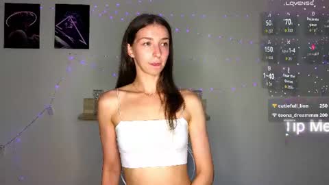 Hello My name is Helene NTMU  Finger up if u like what u see online show from July 23, 2:37 pm