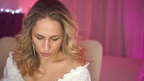 Tina online show from December 8, 8:15 pm