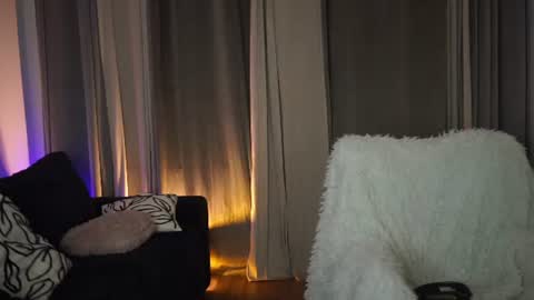 Tina online show from June 12, 7:13 pm