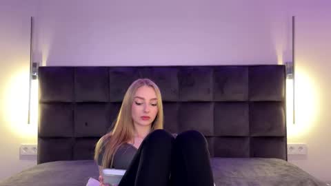 Goldie online show from November 7, 3:56 pm