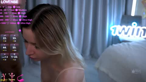 Snapshot of notfallenangel chatting on January 4, 7:34 pm Anna Check my Bio Help me to reach 300 thumbs up online show from January 4, 7:34 pm