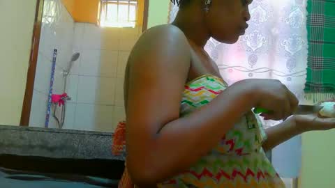 Snapshot of notoy1 chatting on May 12, 7:38 am notoy1 online show from May 12, 7:38 am