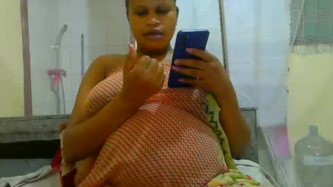Snapshot of notoy1 chatting on June 1, 11:17 pm notoy1 online show from June 1, 11:17 pm
