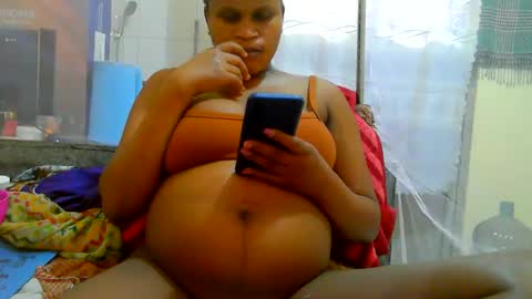 Snapshot of notoy1 chatting on June 4, 10:10 am notoy1 online show from June 4, 10:10 am
