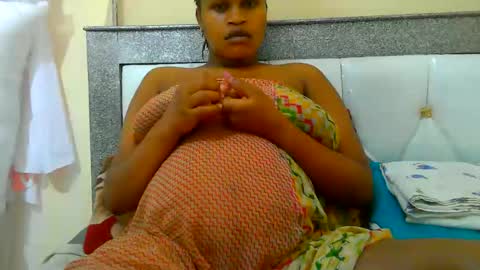 Snapshot of notoy1 chatting on June 5, 10:48 pm notoy1 online show from June 5, 10:48 pm