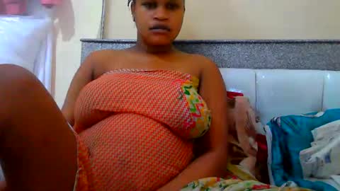Snapshot of notoy1 chatting on June 9, 2:01 am notoy1 online show from June 9, 2:01 am
