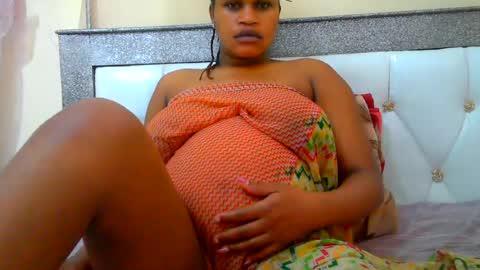 Snapshot of notoy1 chatting on June 13, 5:27 am notoy1 online show from June 13, 5:27 am