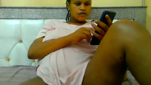 Snapshot of notoy1 chatting on June 14, 6:37 am notoy1 online show from June 14, 6:37 am