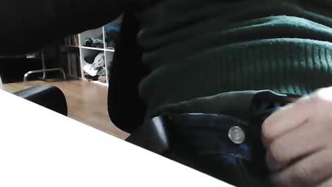 Snapshot of noux69 chatting on December 19, 2:35 pm noux69 online show from December 19, 2:35 pm