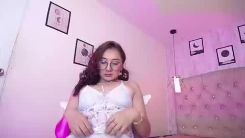 V A L E R Y  online show from March 10, 4:12 pm