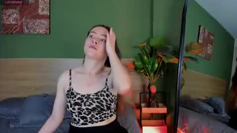 Snapshot of nova_grey__ chatting on June 29, 2:28 pm nova_grey__ online show from June 29, 2:28 pm