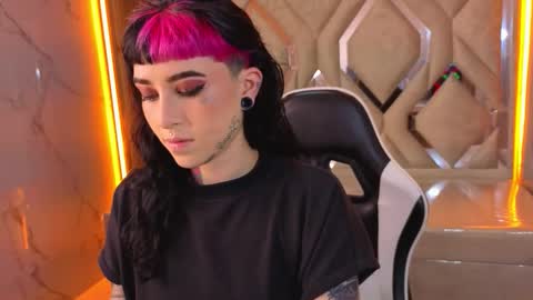 Snapshot of nova_kitty_tx chatting on December 14, 12:32 pm Live 1500am 2100pm online show from December 14, 12:32 pm