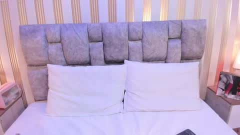 Snapshot of nova_lane chatting on November 25, 8:42 pm NOVA online show from November 25, 8:42 pm