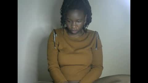 novaah online show from November 9, 9:13 pm