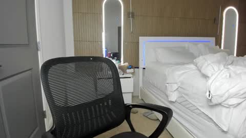 Nova online show from October 1, 2:06 am