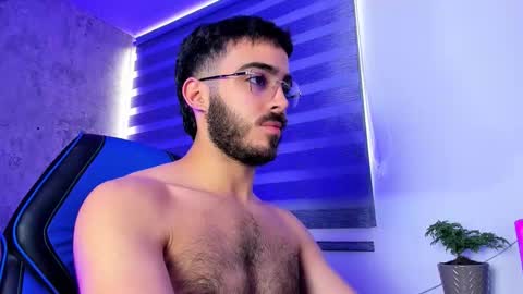 Snapshot of novacry chatting on November 18, 12:20 pm Nova online show from November 18, 12:20 pm