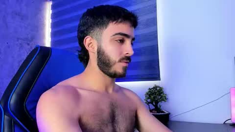 Snapshot of novacry chatting on December 4, 11:52 am Nova online show from December 4, 11:52 am