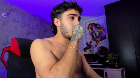 Snapshot of novacry chatting on January 8, 1:13 pm Nova online show from January 8, 1:13 pm