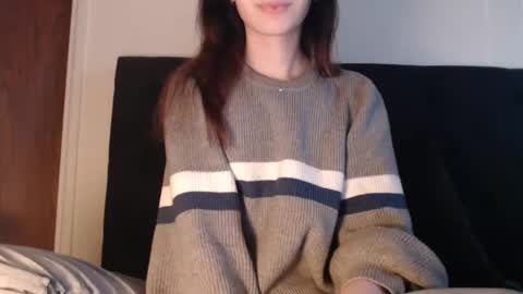 Snapshot of novafrey chatting on December 6, 9:57 pm Olivia online show from December 6, 9:57 pm