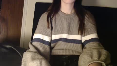 Snapshot of novafrey chatting on December 8, 1:24 am Olivia online show from December 8, 1:24 am