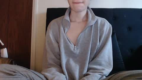 Snapshot of novafrey chatting on December 31, 5:18 pm Olivia online show from December 31, 5:18 pm