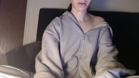 Snapshot of novafrey chatting on January 15, 4:04 am Olivia online show from January 15, 4:04 am