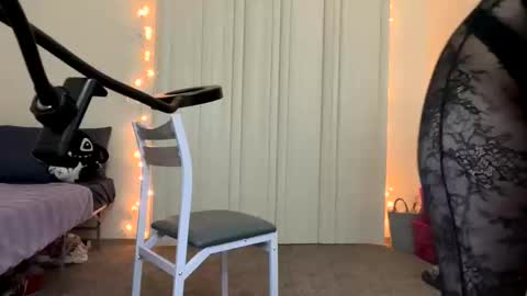 Snapshot of novahh_syxxx chatting on January 19, 7:45 am novahh_syxxx online show from January 19, 7:45 am