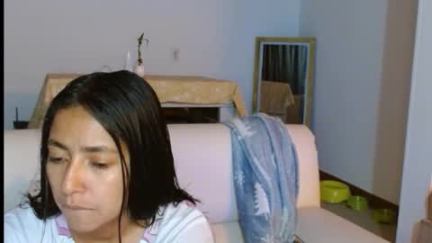 Snapshot of novaperotti chatting on January 2, 2:00 am novaperotti online show from January 2, 2:00 am