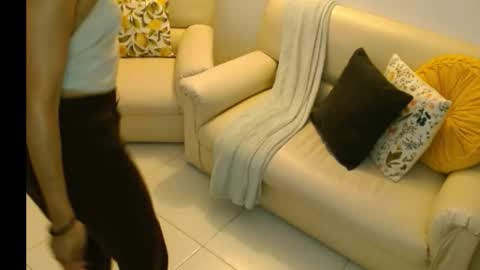 Snapshot of novaperotti chatting on November 7, 1:05 am novaperotti online show from November 7, 1:05 am