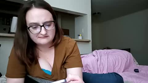 Snapshot of novarose233609 chatting on January 22, 8:40 am novarose233609 online show from January 22, 8:40 am