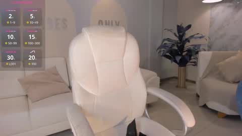 Nova online show from December 3, 9:35 pm