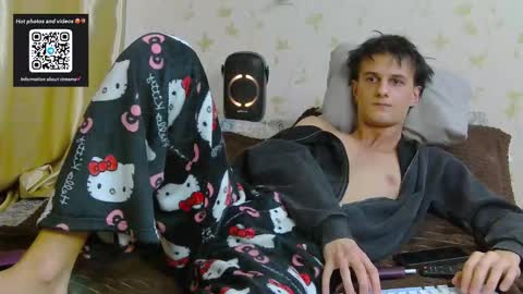 Snapshot of nuar_x chatting on March 6, 3:41 pm Nuar X online show from March 6, 3:41 pm